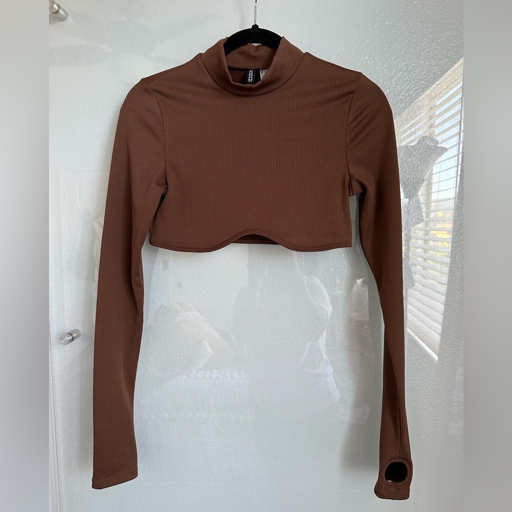 Long sleeve crop top